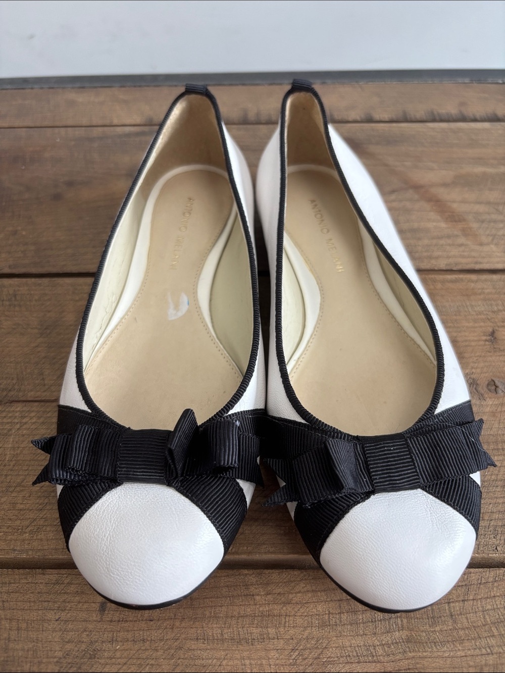 ANTONIO MELANI White and Black Bow Ballet Flats